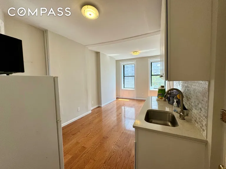 New York City Real Estate | View 349 West 44th Street 5Fe, 5FE | room 4 | View 5