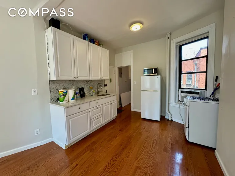 New York City Real Estate | View 349 West 44th Street 5Fe, 5FE | room 3 | View 4