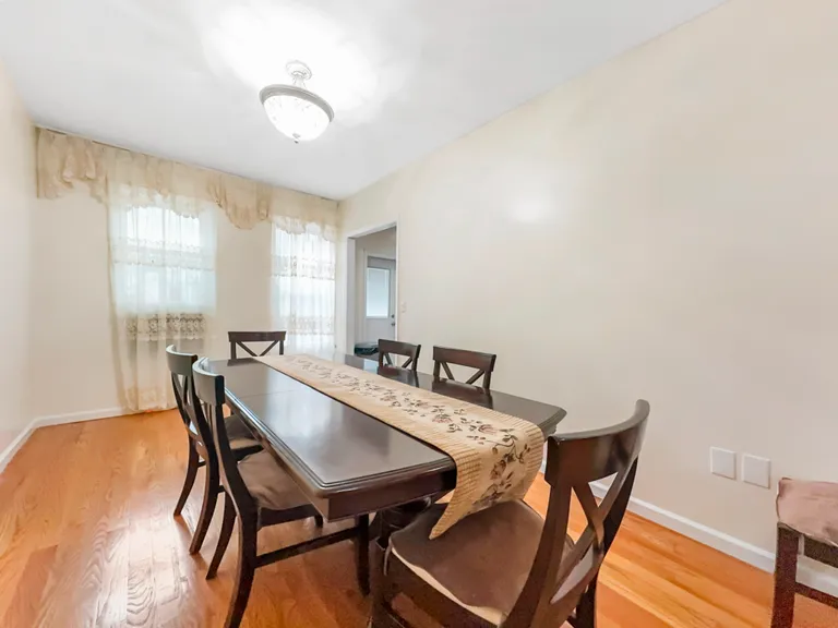 New York City Real Estate | View 125 Chester Ave | room 8 | View 9