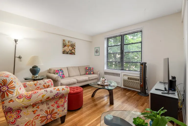 New York City Real Estate | View 65-15 38th Ave., 2L | room 3 | View 4