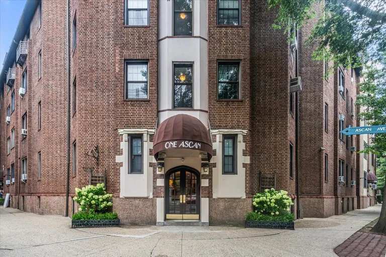 New York City Real Estate | View 1 Ascan Avenue, 41 | 3 Beds, 3 Baths | View 1