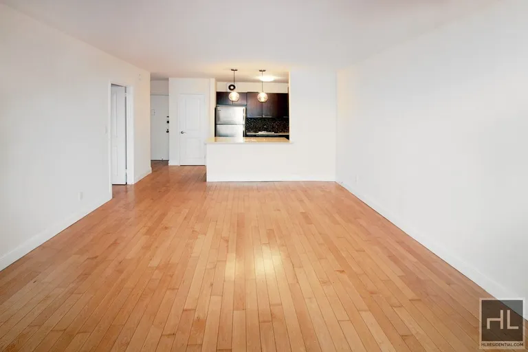 New York City Real Estate | View 25-40 Shore Boulevard, 17C | room 1 | View 3
