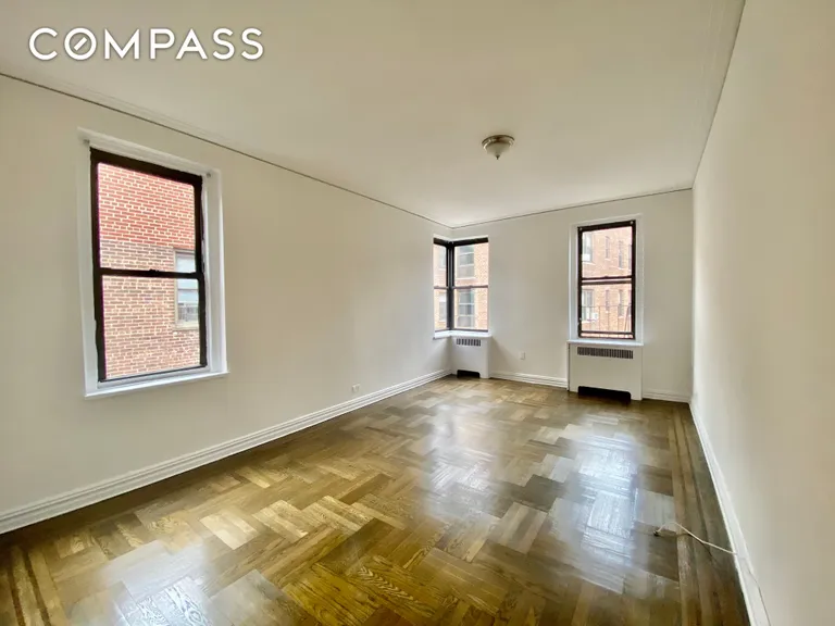 New York City Real Estate | View 690 Fort Washington Avenue, 7J | 1 Bath | View 1
