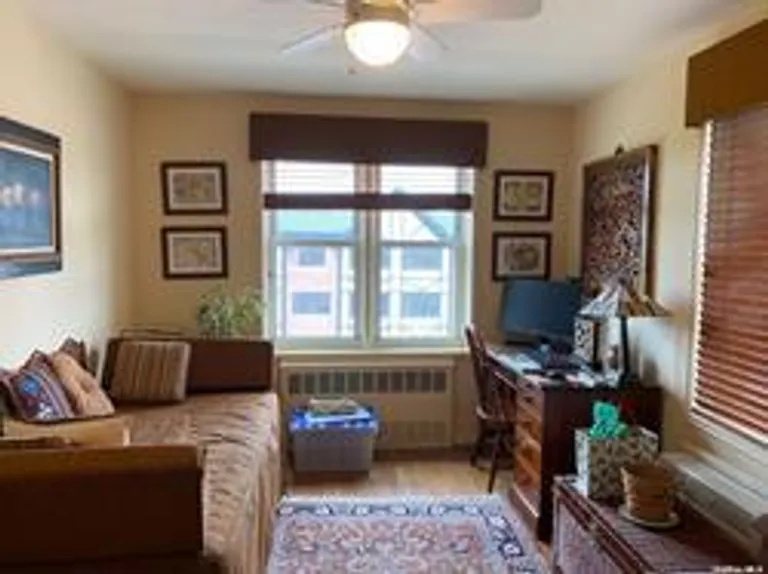 New York City Real Estate | View 241-20 Northern Boulevard, 6C | room 4 | View 5