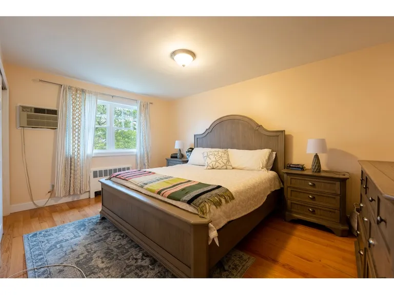 New York City Real Estate | View 226-52 Kingsbury Avenue, 2 | room 6 | View 7