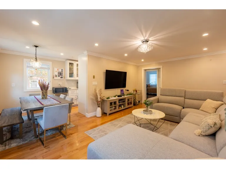 New York City Real Estate | View 226-52 Kingsbury Avenue, 2 | 2 Beds, 1 Bath | View 1