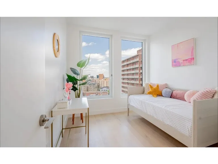 New York City Real Estate | View 136-18 Maple Avenue, 5F | room 2 | View 3