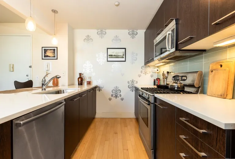 New York City Real Estate | View 5-09 48th Avenue, 8G | room 1 | View 2