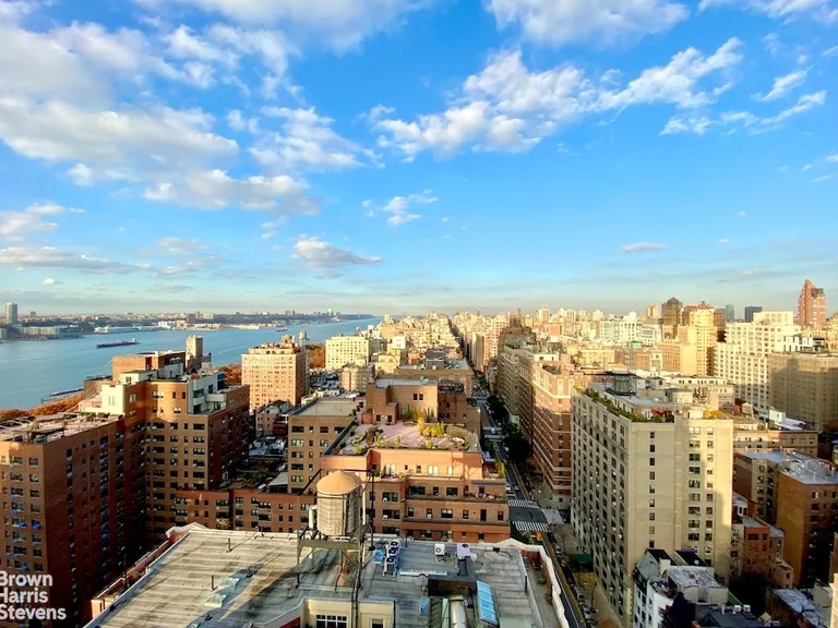 New York City Real Estate | View 263 West End Avenue, 15B | room 7 | View 8
