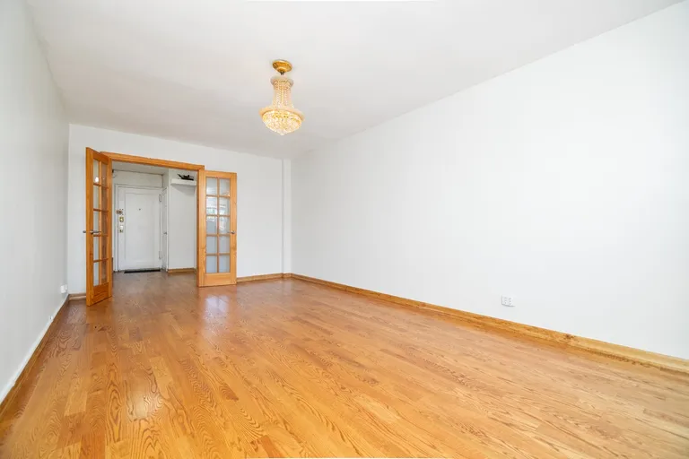 New York City Real Estate | View 139-09 84th Dr, 607 | room 2 | View 3