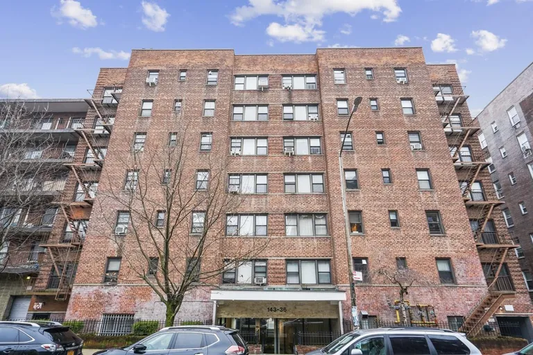 New York City Real Estate | View 143-36 Barclay Avenue, 3E | room 4 | View 5