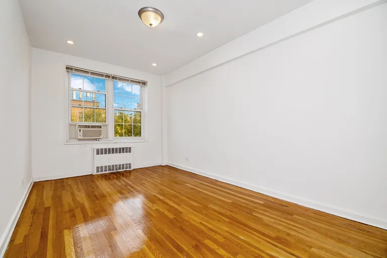 New York City Real Estate | View 140-35 Burden Crescent, 607 | room 4 | View 5