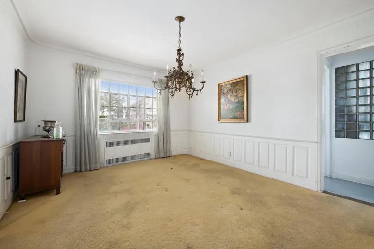 New York City Real Estate | View 158 Jaffray Street | room 4 | View 5