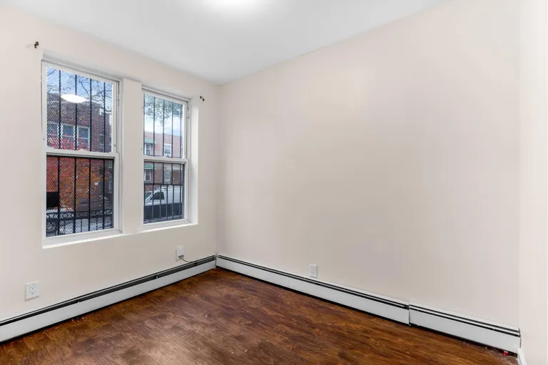New York City Real Estate | View 363 Amboy Street | room 6 | View 7
