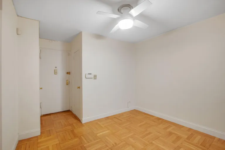 New York City Real Estate | View 70 Park Terrace East, 1J | room 3 | View 4