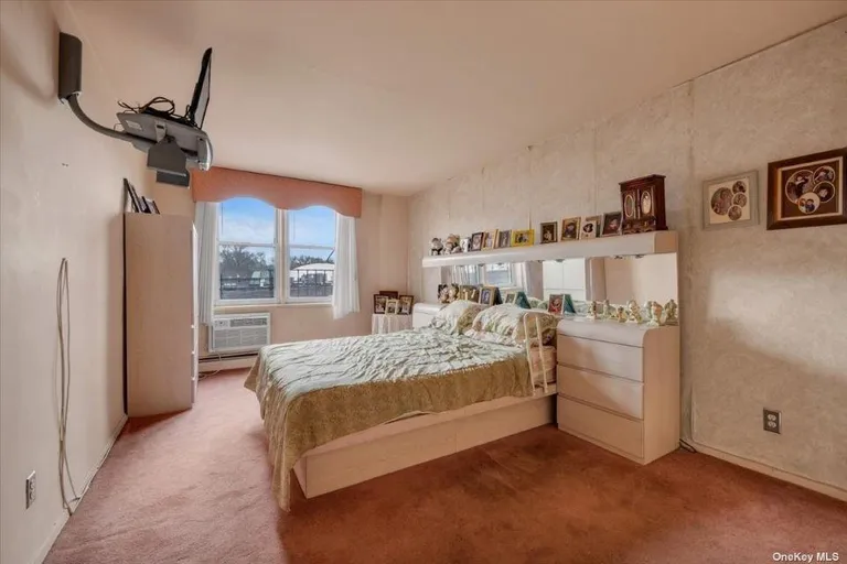 New York City Real Estate | View 54-44 Little Neck Parkway, 1C | room 4 | View 5