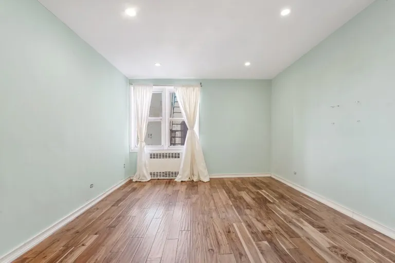 New York City Real Estate | View 88-10 35th Avenue, 4H | room 5 | View 6