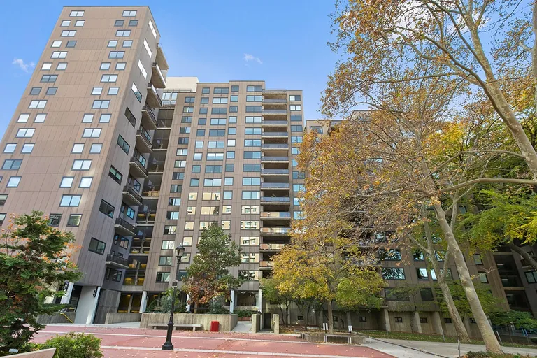 531 Main Street 1310A, New York, NY 10044 Property for sale