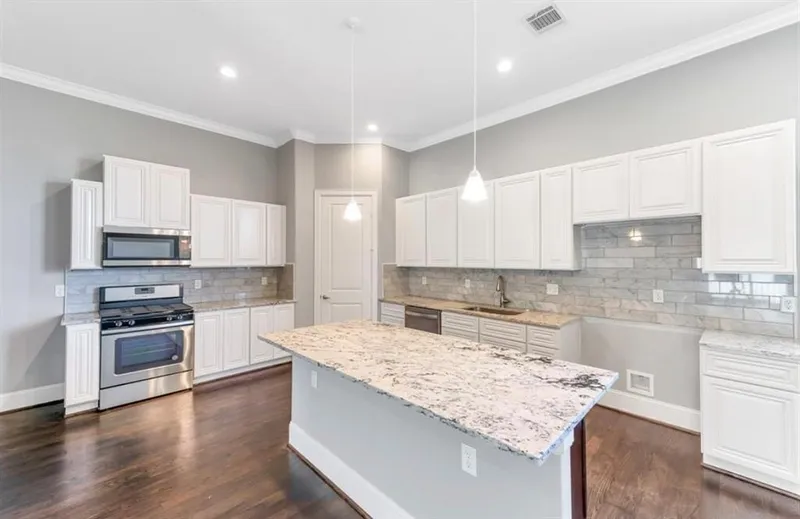 Find Luxury Real Estate in Houston | Corcoran Prestige Realty