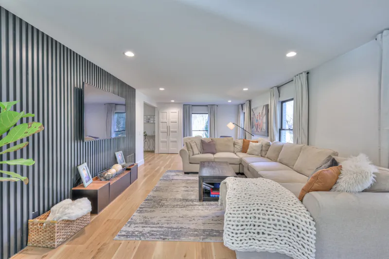 Find Luxury Real Estate in Oak Hill Estates | Corcoran Reverie