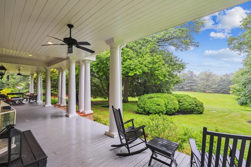 Find Luxury Real Estate in Oakton | Corcoran McEnearney
