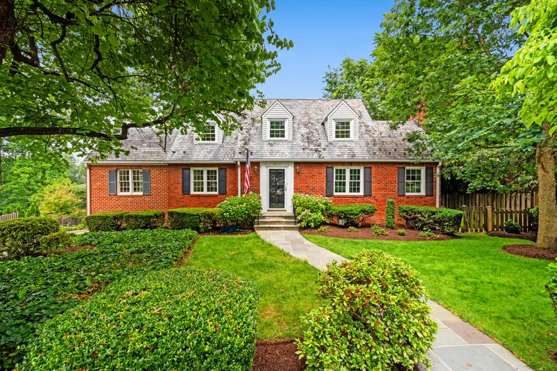 Find Luxury Real Estate in Alexandria | Corcoran McEnearney