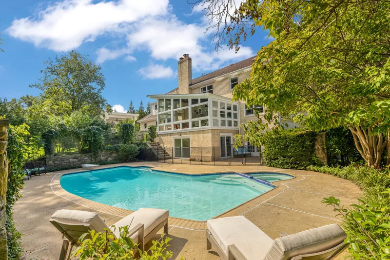 Find Luxury Real Estate in McLean | Corcoran McEnearney