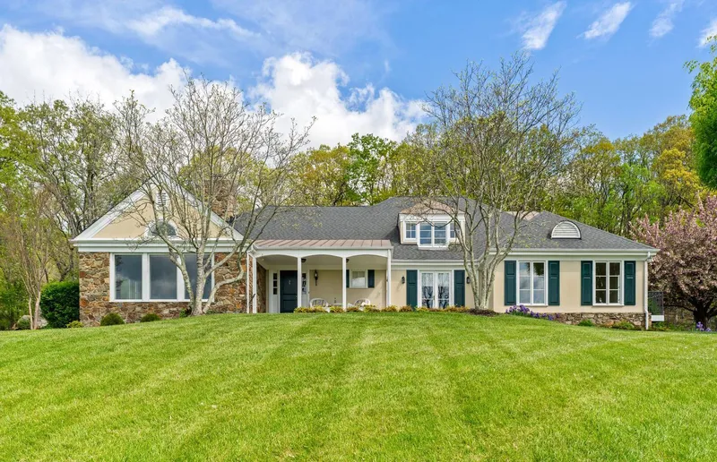 Find Luxury Real Estate in Warrenton | Corcoran McEnearney