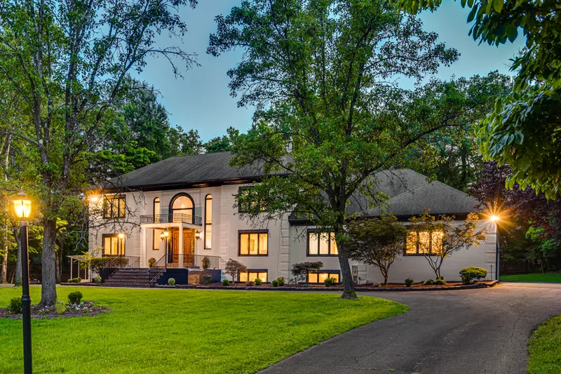Find Luxury Real Estate in Potomac | Corcoran McEnearney