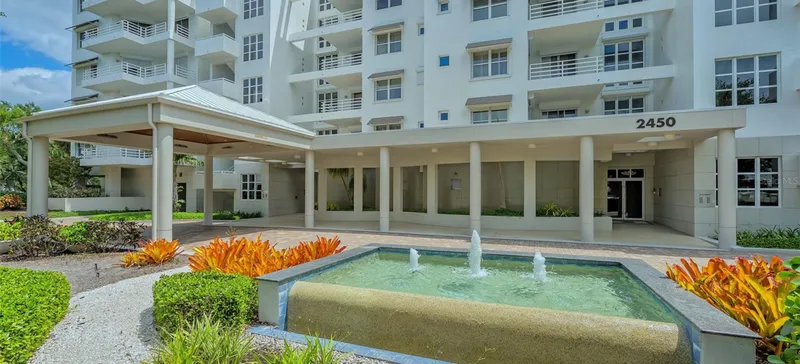 Find Luxury Real Estate in Marina Bay | Corcoran Dwellings