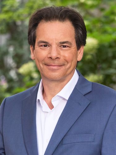 Eran Nesher | Licensed RE Salesperson | Corcoran
