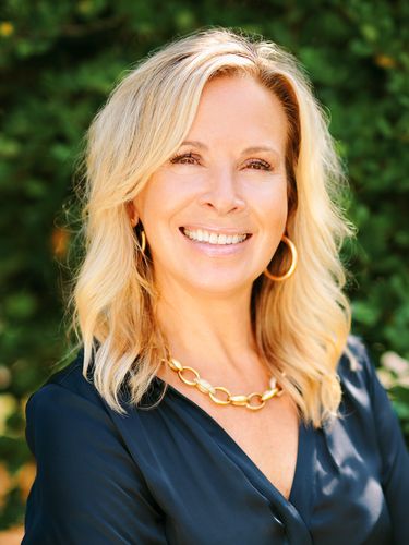 Susan Thomas | REALTOR® | Corcoran